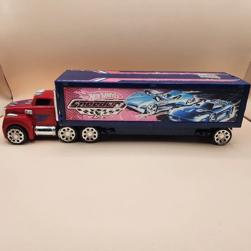 2008 Hot Wheels Speedway Launcher Carrier Truck Hauler 11